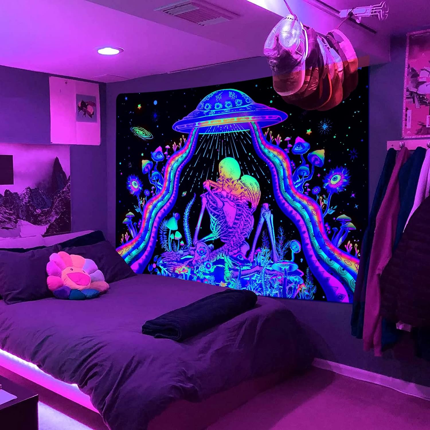 Romance mrtvých | Oficiální GlowTapestry UV Art Decor 