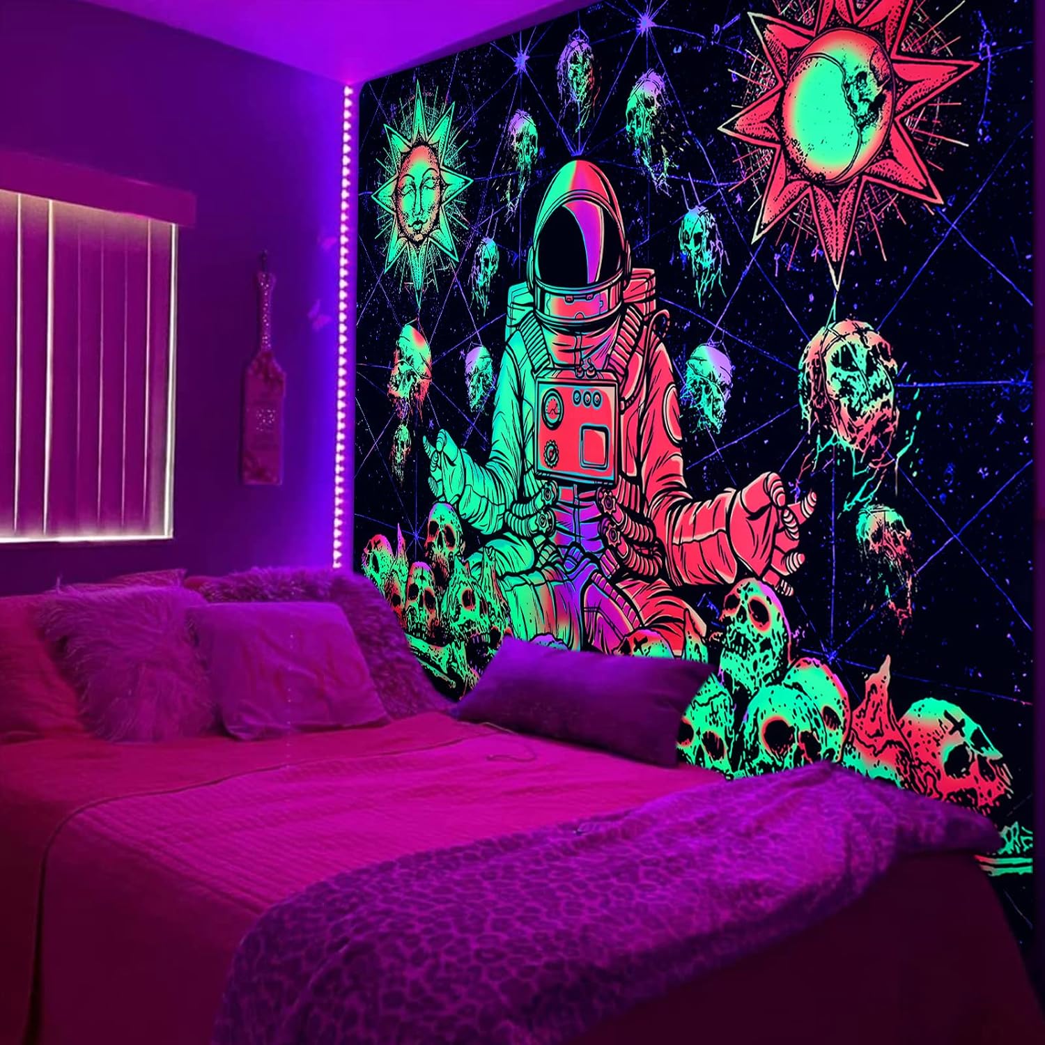 Meditace lebky astronauta | Oficiální GlowTapestry UV Art Decor 