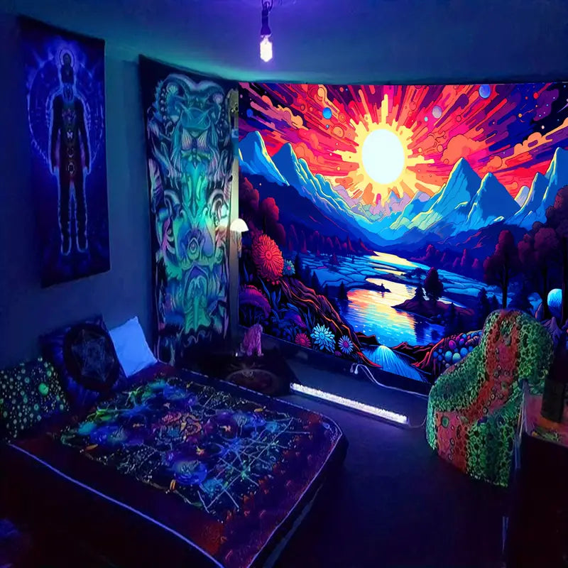 Sluneční hora | Oficiální GlowTapestry UV Art Decor 