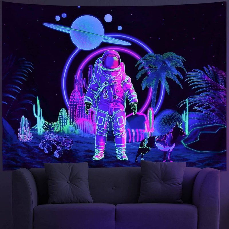 Space Traveller - GlowCreations