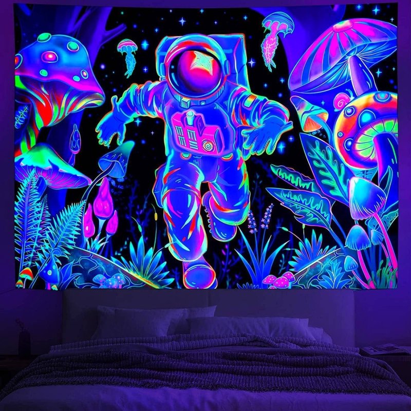 Trippy Astronaut - GlowCreations